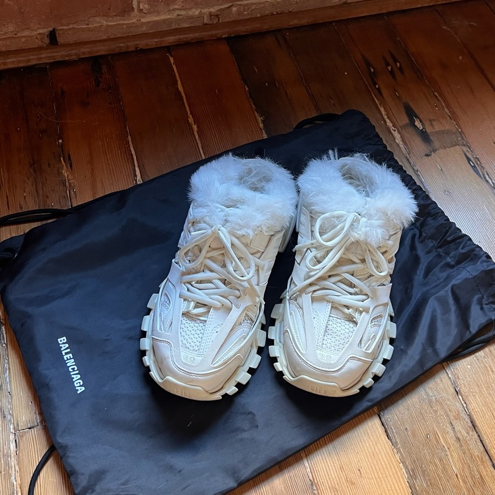 Balenciaga Fur Sneakers - Picture 4 of 10